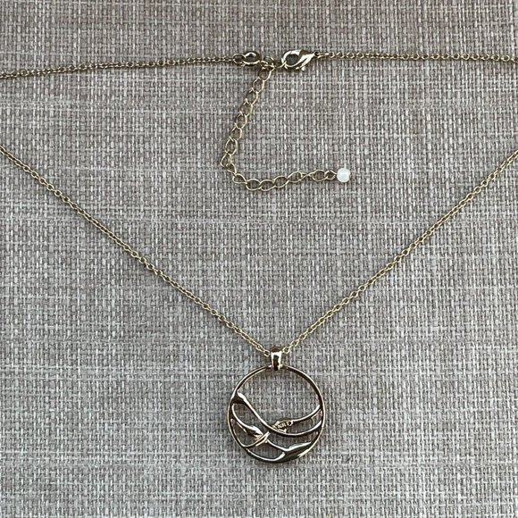 NRT Vintage Necklace Crystal Accent Gold Tone Pendant Necklace Jewelry - Picture 10 of 12